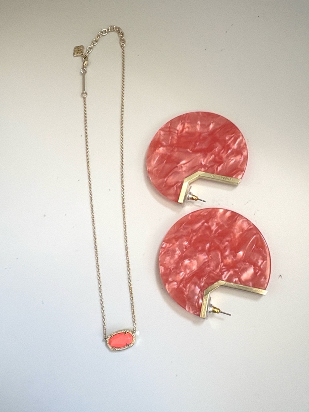 Lot of 2x [Kendra Scott] NWOT Elisa Bright Coral Necklace & EUC Kai Earrings - Picture 6 of 15